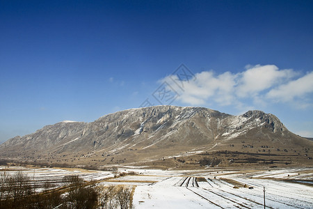 特拉斯科山冬季图片