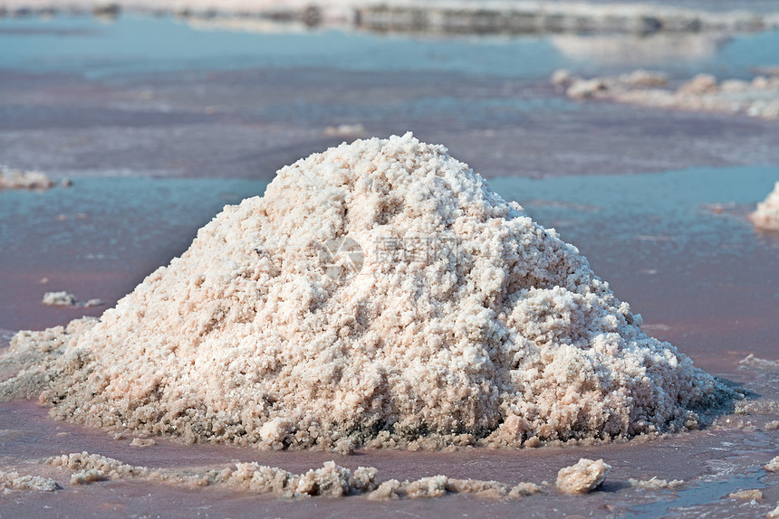 印度盐养场的盐沙堆盐水旅行传统平底锅矿物池塘食物薄片文化水晶图片