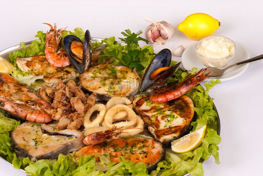 帕里利亚达乌贼服务美食贝类对虾鱿鱼圈午餐图片