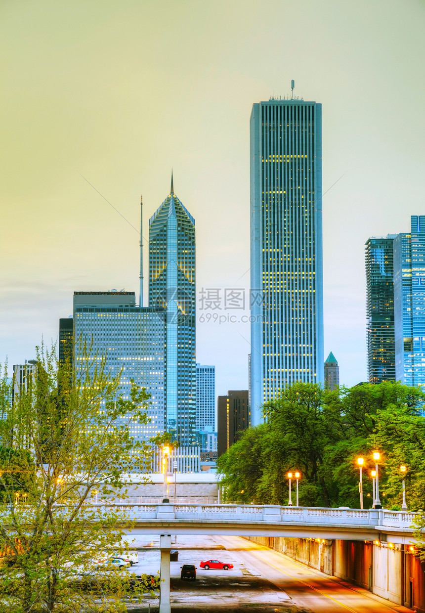 芝加哥市中心 晚上IL天际摩天大楼城市景观建筑学办公室天空公园建筑全景图片