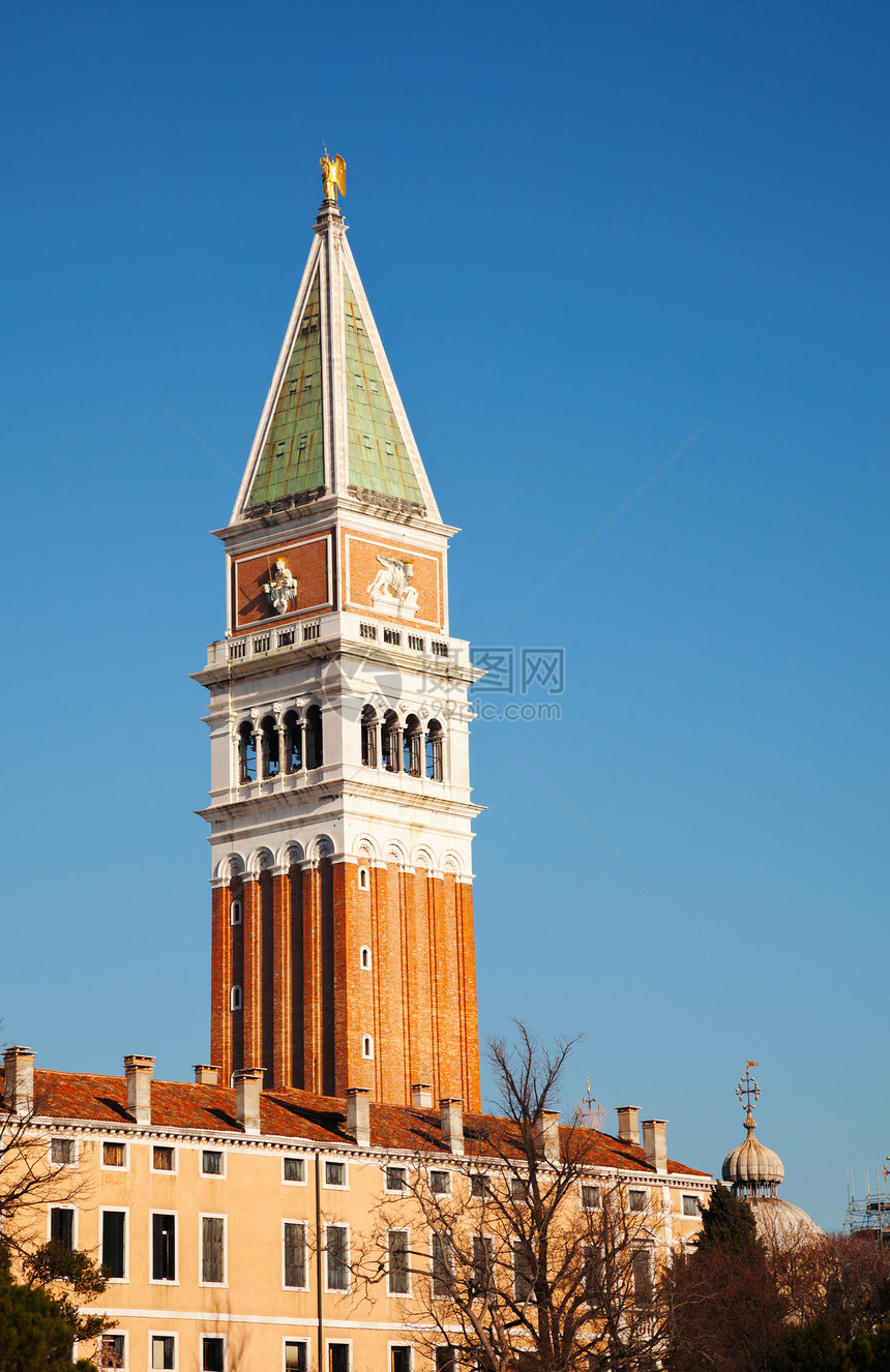 威尼斯圣马尔科广场的贝尔塔图片
