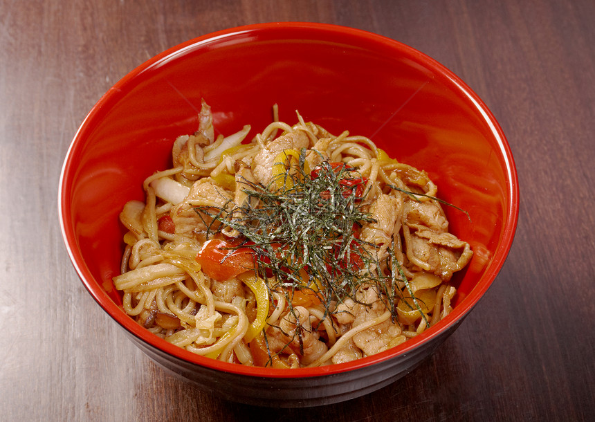 猪肉和蔬菜沙麦面条大豆筷子午餐食物棕色烹饪图片