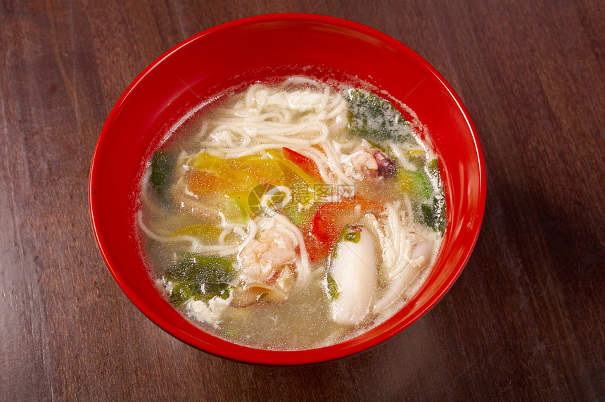 中国传统海鲜面面粉汤乌贼香料蔬菜维生素美食胡椒章鱼海鲜对虾面条图片