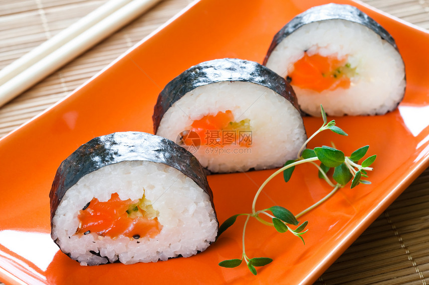 日本寿司小吃红色海鲜百里香焦点白色橙子选择性午餐美食图片