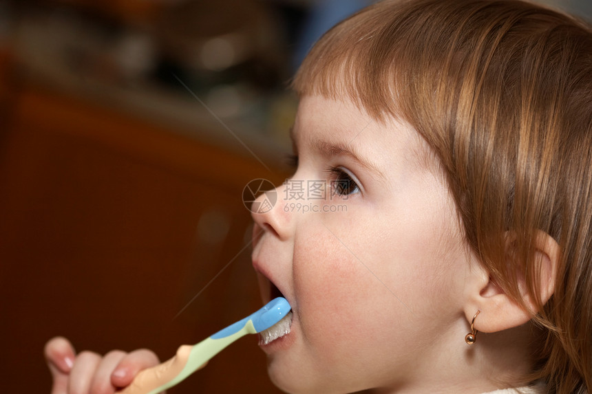 卫生 儿童打扫牙齿图片