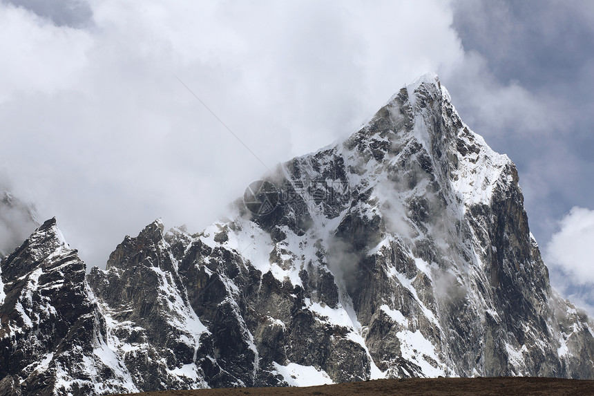雪雪山活动冰川天空顶峰风景山峰远足蓝色环境爬坡图片