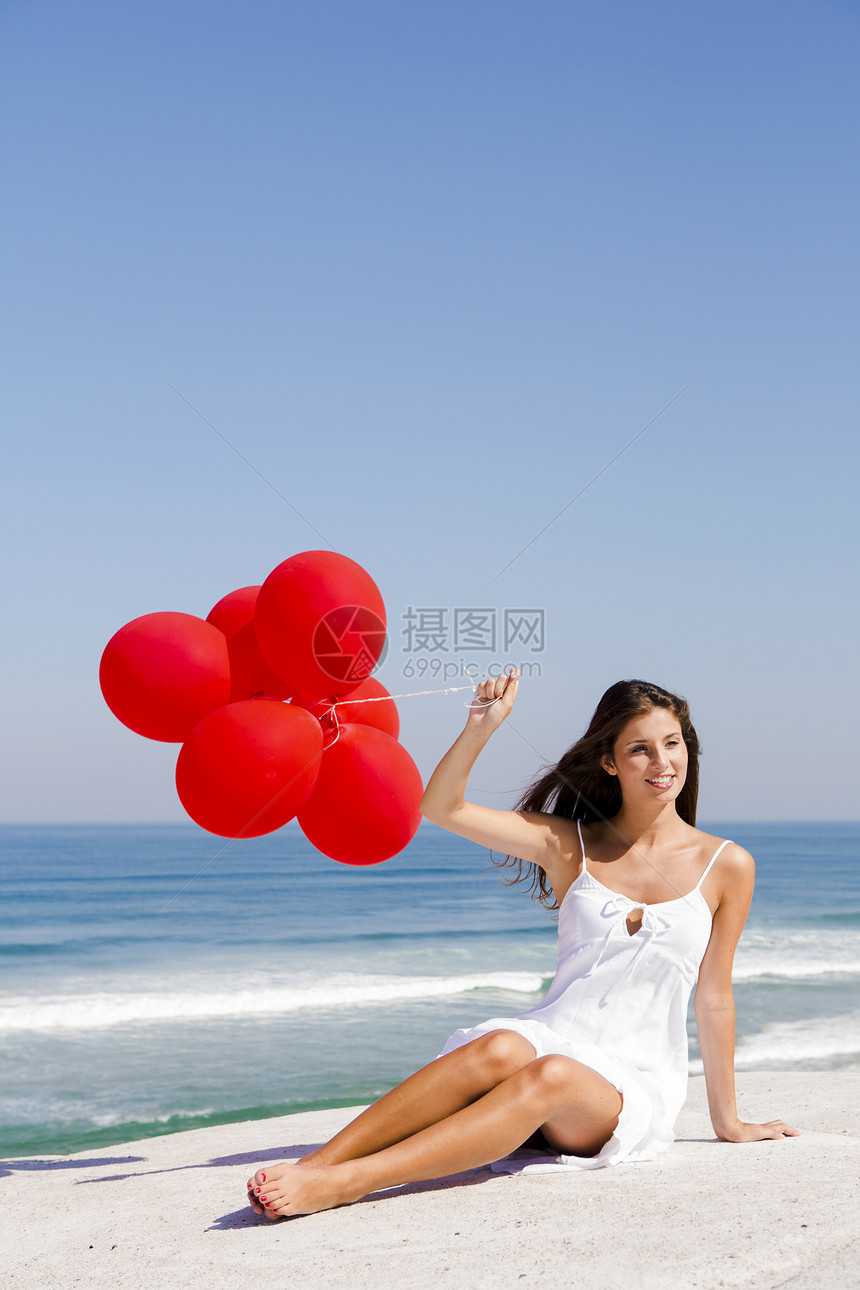 红色芭蕾舞女孩假期海洋女性乐趣成人气球享受天空幸福快乐图片