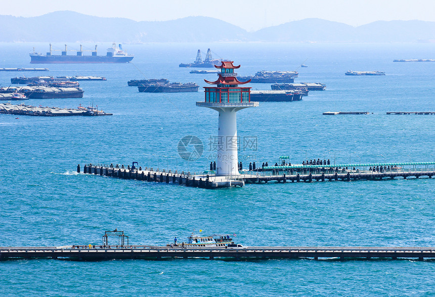 泰国斯里昌岛的鸟眼观旅行码头海洋假期港口天空寺庙城市图片