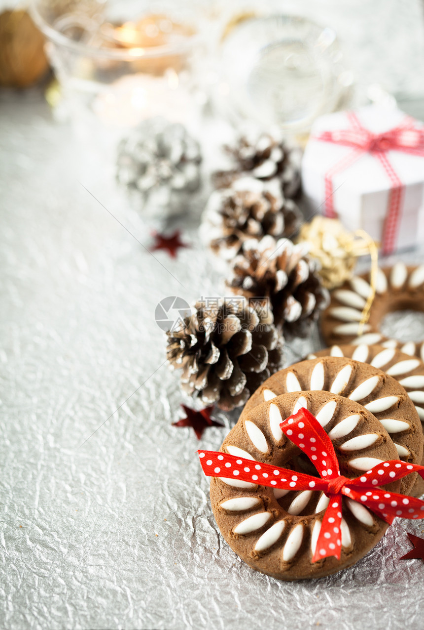圣诞节甜点馅饼巧克力文化照片星形金子锥体香料食物水果图片