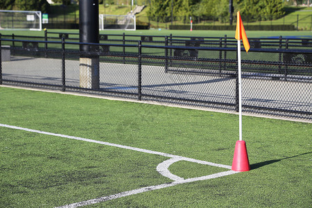 足球场地标志足球场角角乐趣旗帜植物公园草地游戏运动玩家院子草皮背景