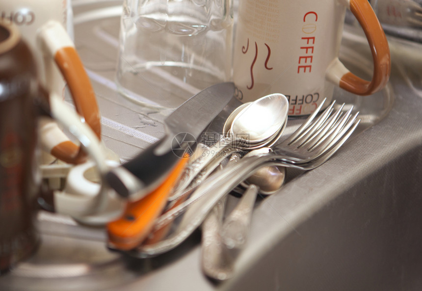 厨房工具勺子洗涤金属银器洗手盆用具宏观厨具餐具餐厅图片