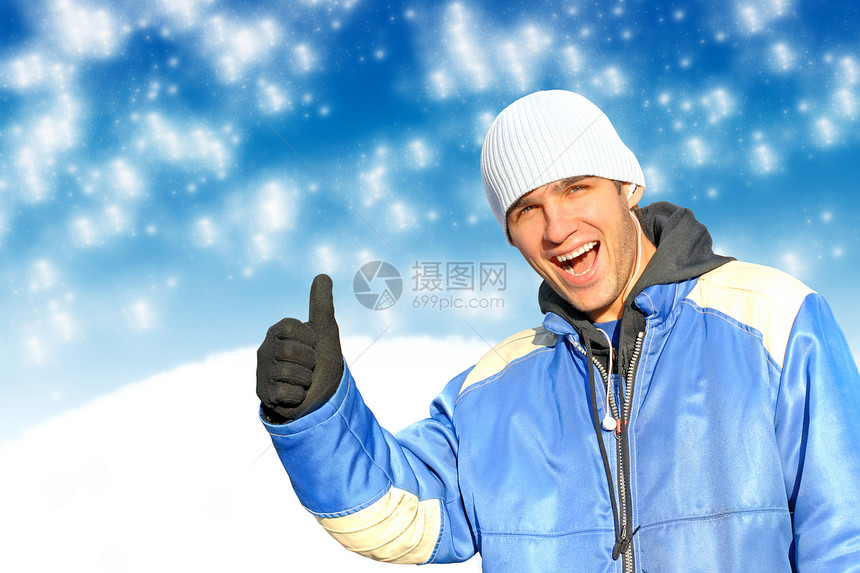 冬天快乐的男子图片