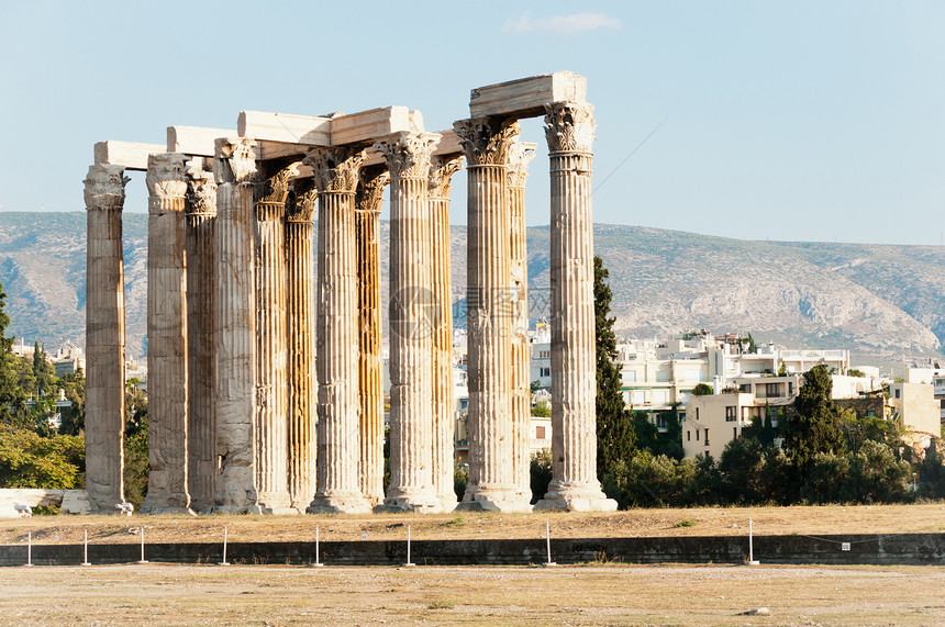 希腊雅典奥利密普安宙斯寺天空辉光旅行柱子建筑学古董废墟古物大理石纪念碑图片