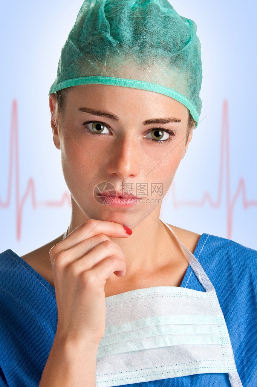 女性外科医生擦洗帮助疾病医院操作心电图药品女士专注思维图片