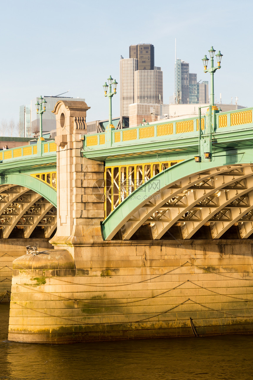 伦敦南华克桥地下阳光首都大梁自然城市建筑阳光照射框架建筑学摩天大楼图片