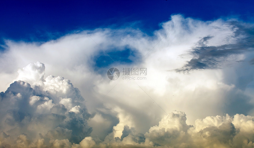 有云的蓝天空天堂空气蓝色臭氧气候气象生活多云天气白色图片