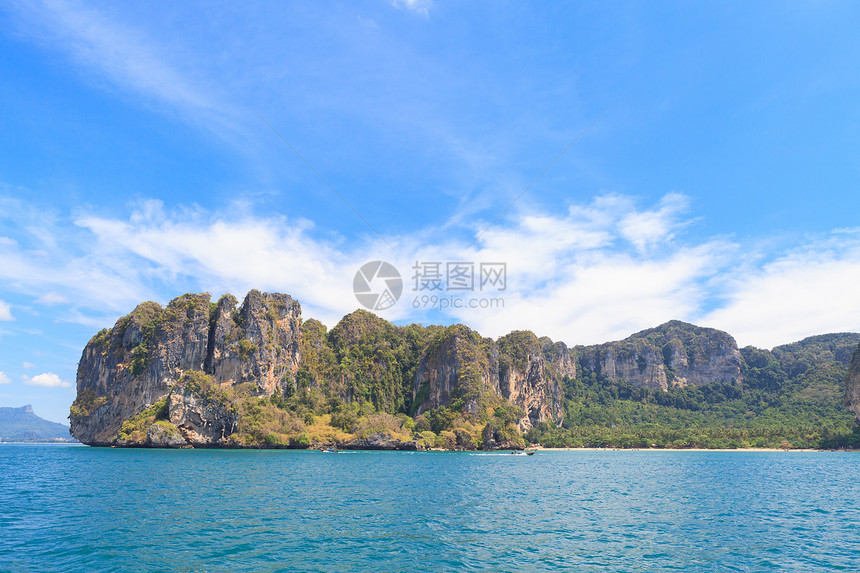 海和蓝天空海浪天堂海洋天气旅游假期天空爬坡海岸场景图片