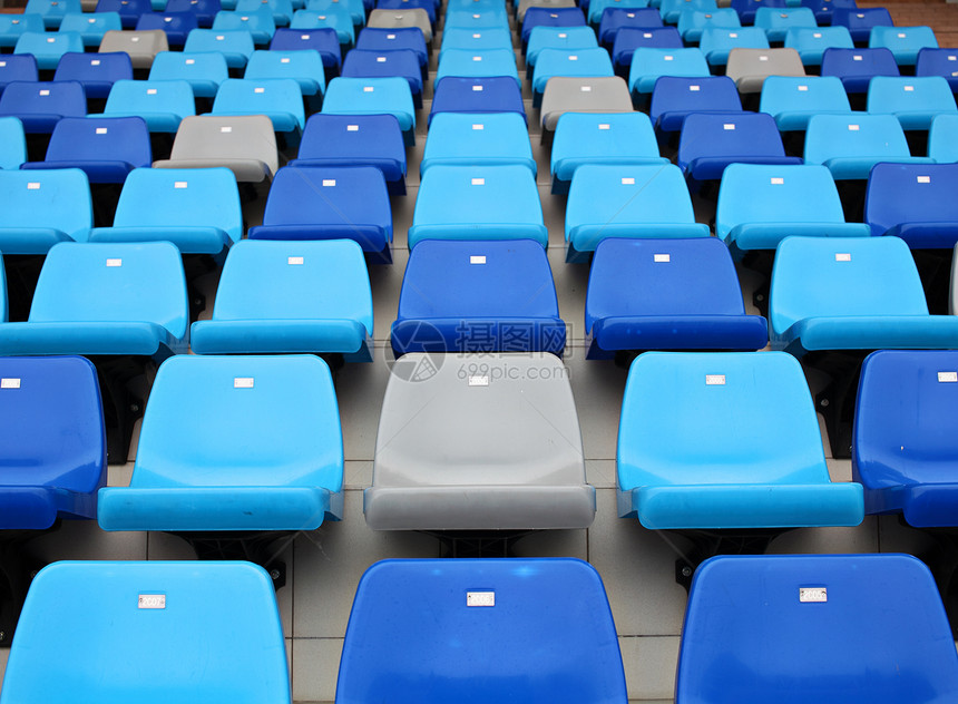 蓝色的体育场座椅图片
