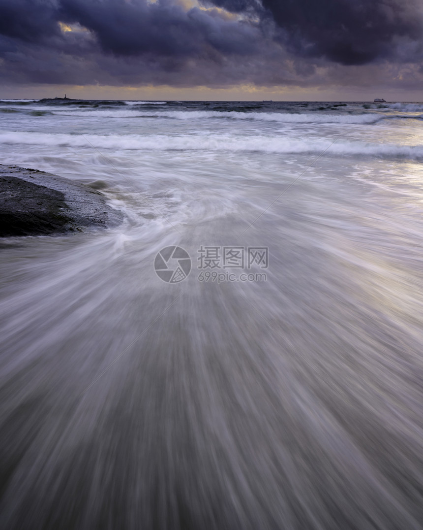 哈列斯特天空海洋波浪景观日落海岸岩石图片