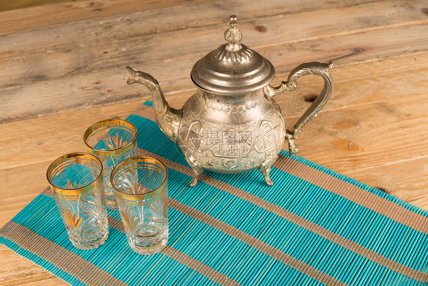 摩洛哥茶壶金属用具水平古董静物投手黄铜眼镜图片