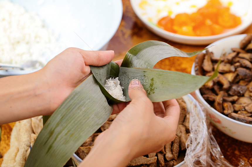 自制稻田加料工艺猪肉烹饪文化糯米饭节日竹子程序绿色美食食物图片