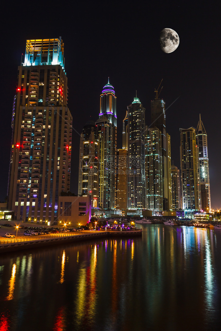 2012年11月14日 UAE 迪拜Marina的夜生活天际天空市中心酒店旅行住宅灯光运输建筑城市图片