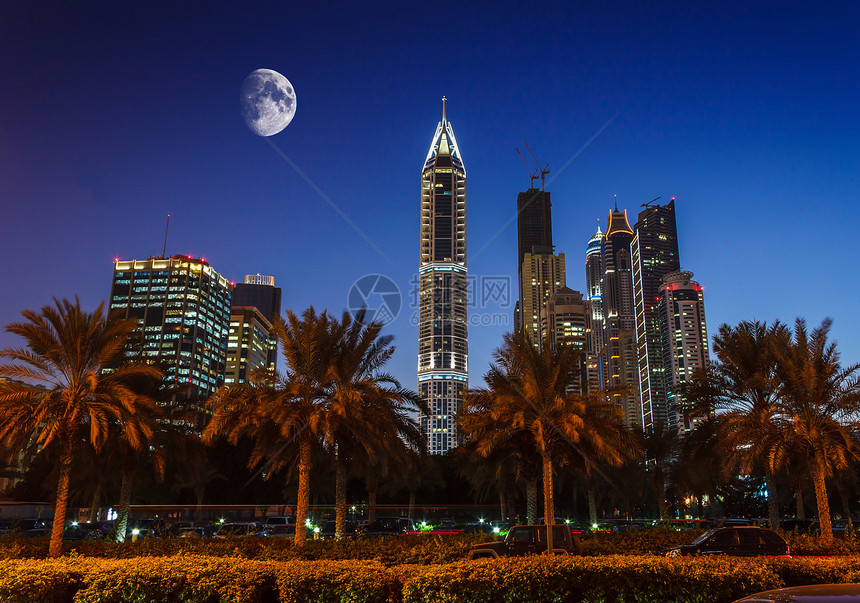 2012年11月18日 阿拉伯联合酋长国迪拜天际市中心运输旅行街道景观建筑摩天大楼窗户城市图片