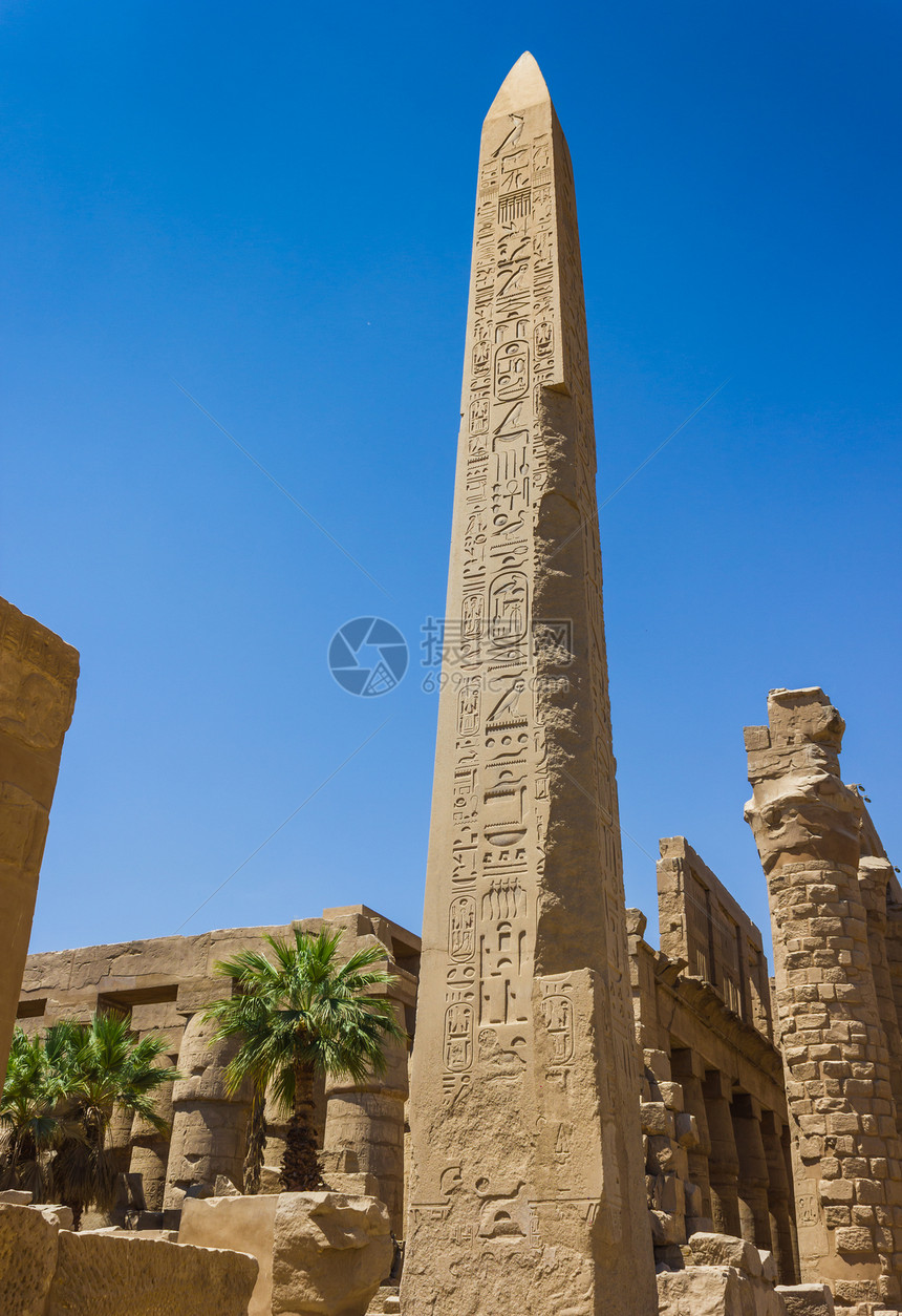 埃及卡纳克寺庙古老废墟建筑上帝文明雕塑艺术雕像人面柱子考古学法老图片