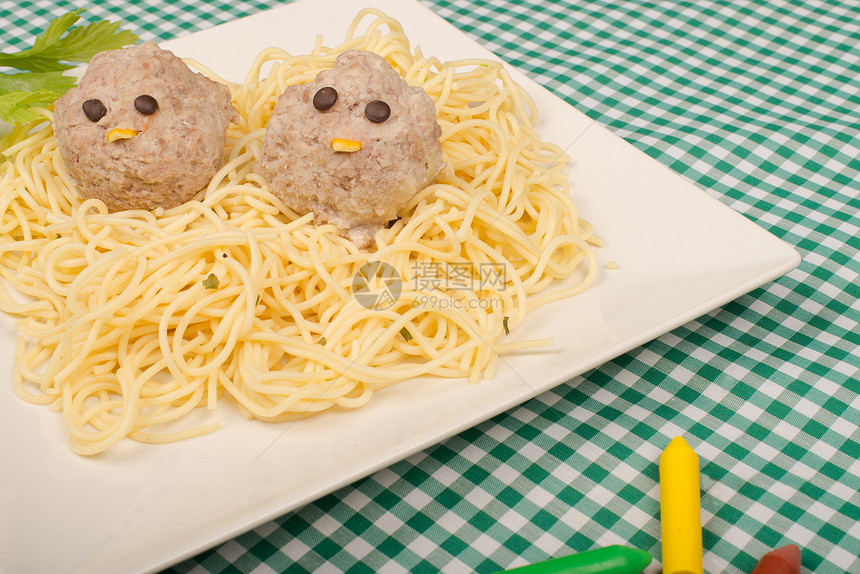 儿童用餐服务水平盘子孩子们创造力肉丸营养美食面条图片