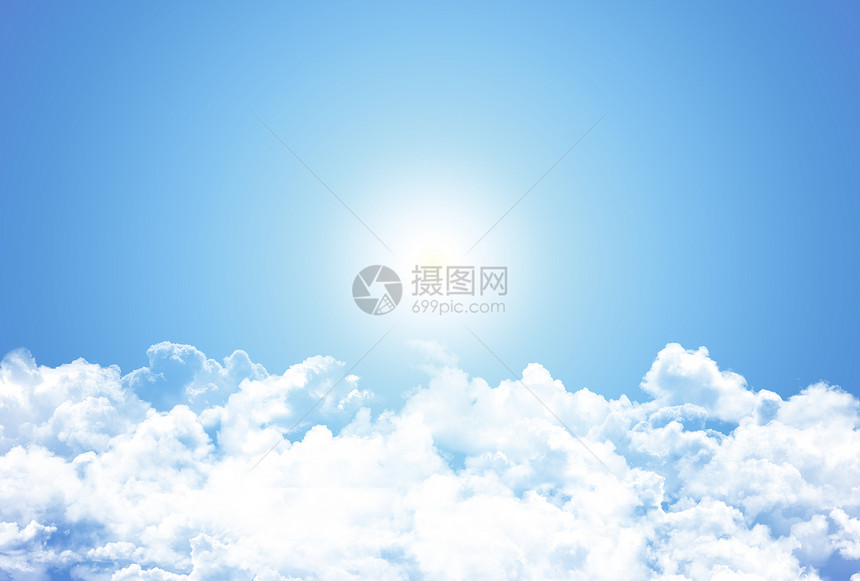 蓝色天空中的白云自由气象阳光臭氧天堂活力环境天际气候场景图片
