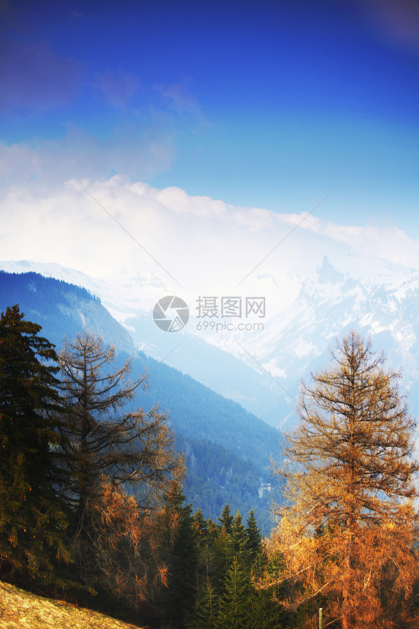 弹簧振动体岩石旅行爬坡自由天空石头旅游顶峰风景蓝色图片