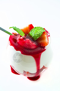 草莓奶油早餐鞭打奶制品水果玻璃薄荷浆果美食奶油牛奶背景图片