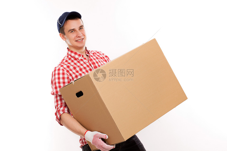 带棕色盒子的英俊年轻快递员纸盒工人帽子运输平方船运导游送货男性就业图片