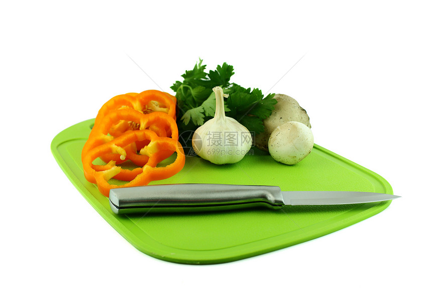 胡椒 大蒜 帕斯利和蘑菇沙拉桌子盘子房间厨房食物烹饪食谱植物木头图片