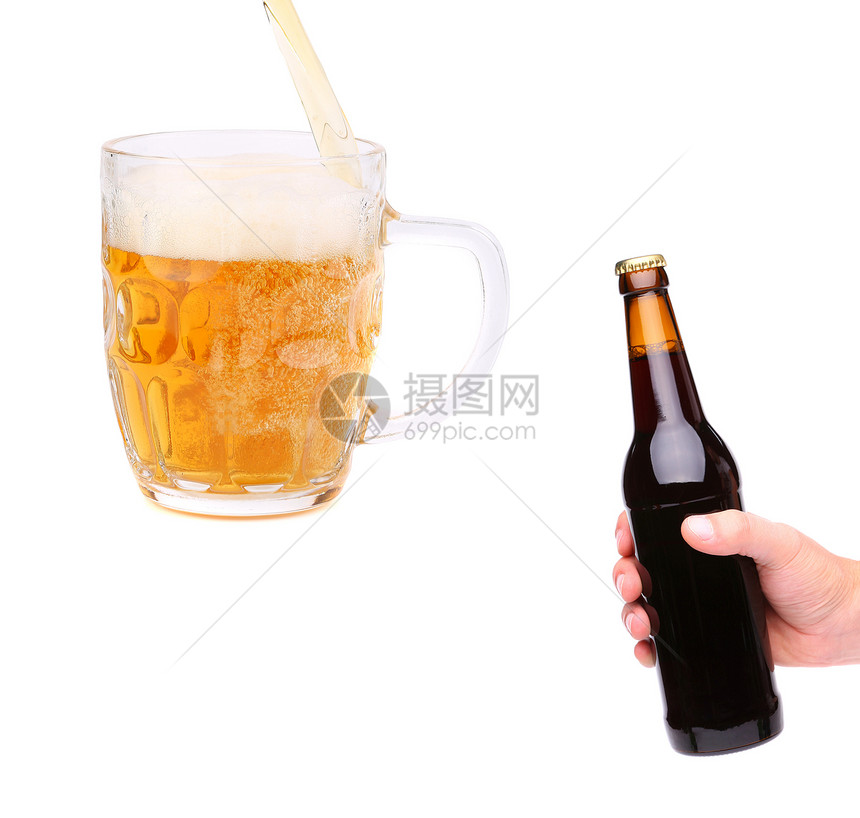 手 流 玻璃和啤酒瓶图片
