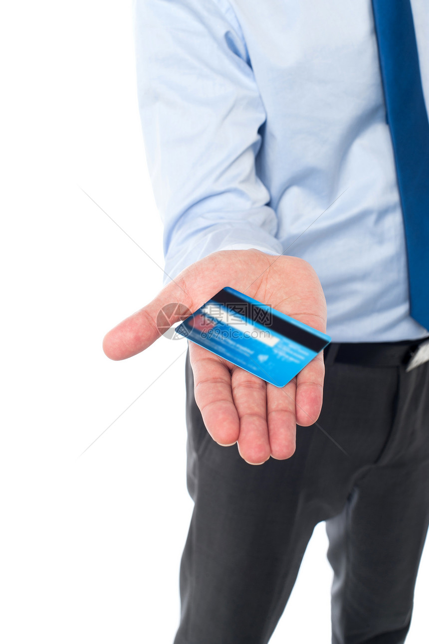 展示现金卡的生意人信用卡裁剪顾客交换商务信用卡片购物老板技术图片