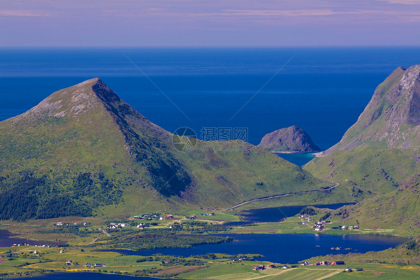 空气中的垃圾桶风景湖泊全景蓝色峡湾海岸海岸线海洋山脉晴天图片