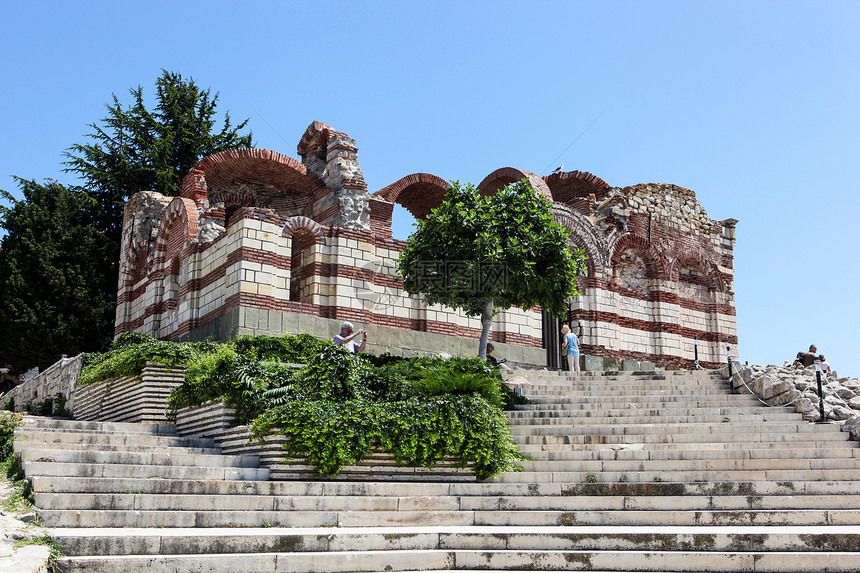 保加利亚Nesebar保加利亚  06232013 人们于6月23日访问老城历史房子蓝色纪念品旅游店铺国家场景游客旅行图片