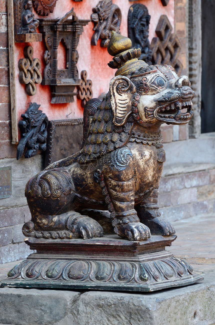 尼泊尔加德满都谷地Pattan的狮子雕像图片