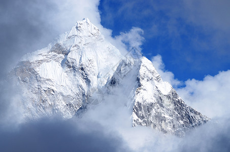 希拉里喜马拉雅山峰的云层 尼泊尔 珠穆峰区域 亚洲背景