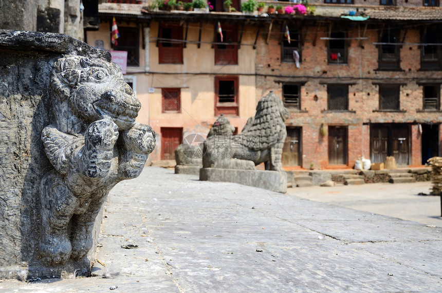 尼泊尔Khokana传统Newari村古老雕像图片