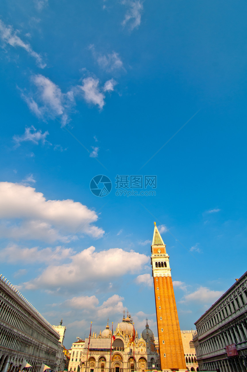意大利圣马尔科广场威尼斯地方建筑学游客旅游地标文化钟楼教会正方形风光图片
