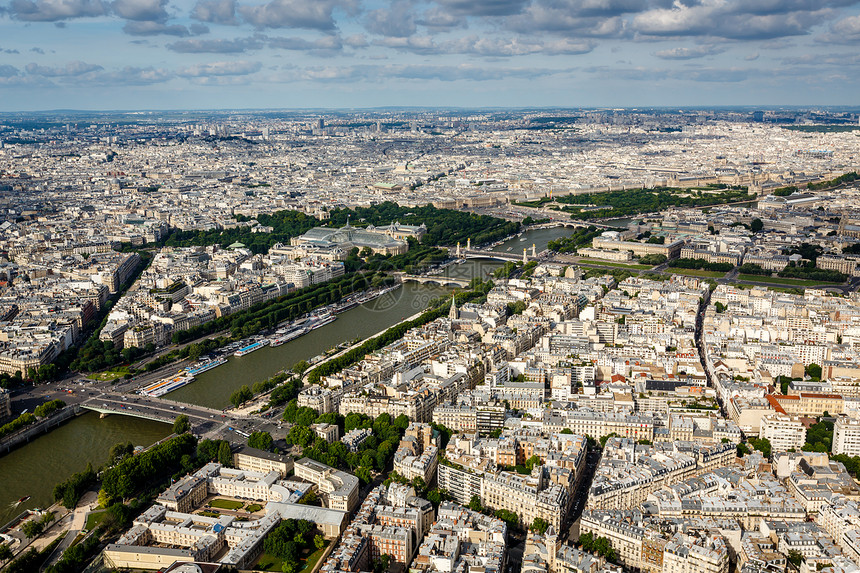 来自法国巴黎埃菲尔铁塔的塞纳河空中观察天线文化市中心历史公园街道天空小船假期地标图片