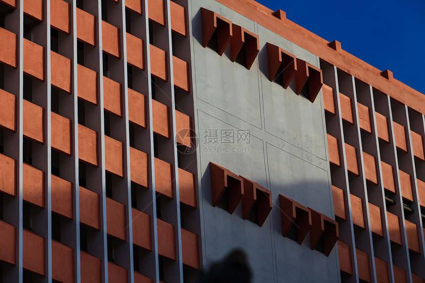 拥有现代建筑的豪华建房旅馆外边住宿蓝色房间建筑学财产办公楼酒店商业住宅摩天大楼图片