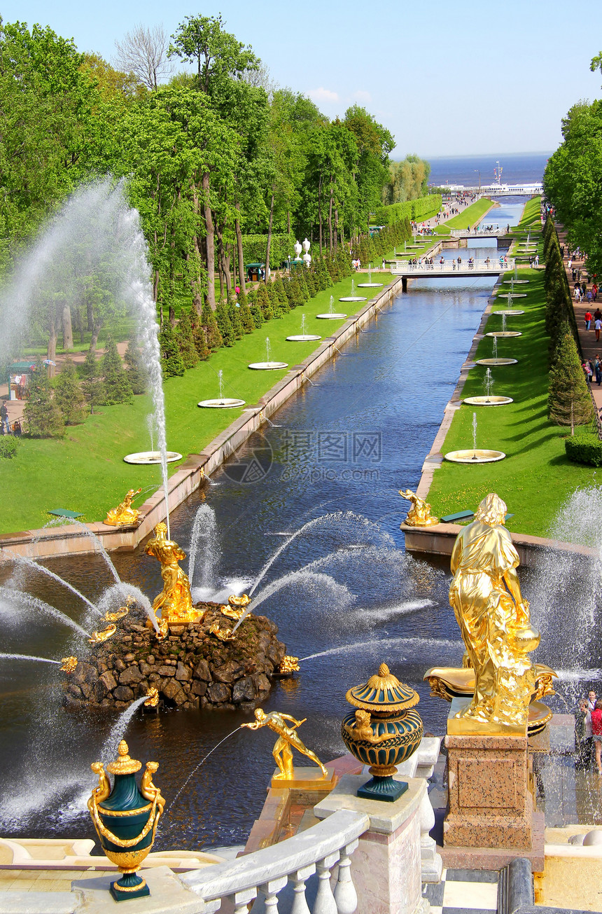 俄罗斯彼得霍夫宫的海道花园草地作品住宅楼梯历史地标雕像旅行水池图片