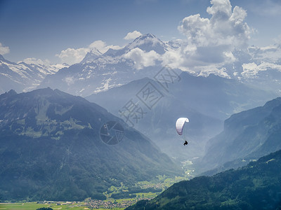 贝阿滕贝格滑翔伞旅行飞行天空活动降落伞空气乐趣风景山脉跳伞背景