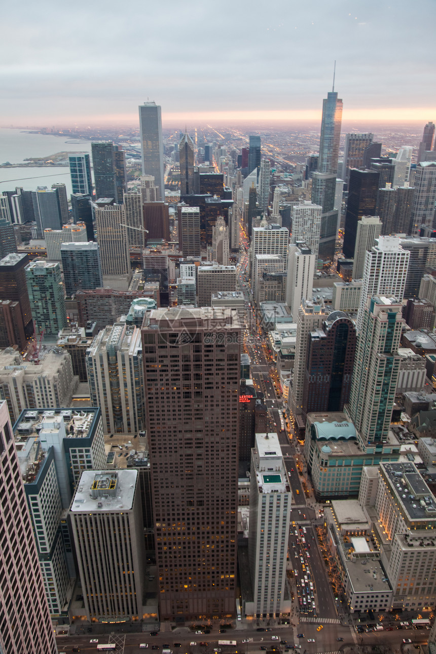 来自汉考高塔的芝加哥天际线民众旅游国家建筑学甲板旅行商业建筑中心地标图片