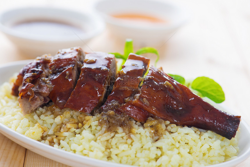 烤鸭 中式鸭子文化服务菜肴皮肤用餐桌子食物盘子烧烤图片