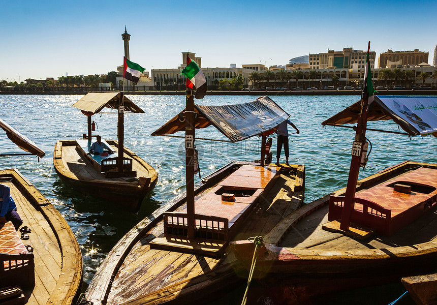 阿联酋迪拜湾溪上的船历史码头城市出租车边界中心血管渡船绳索帆船图片