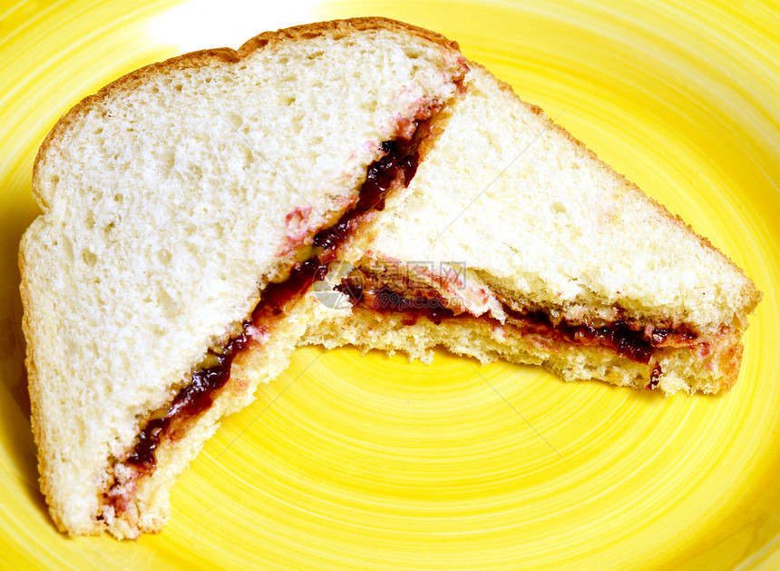 花生酱和果冻三明治合在一起图片
